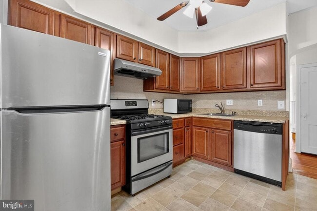 Building Photo - 2343 E Huntingdon St