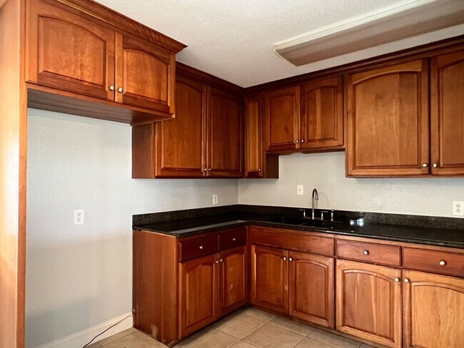 Building Photo - Charming 3-Bedroom Home in Napa’s Sought-A...