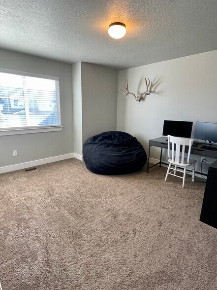 Building Photo - 5568 W Rokeby Ln