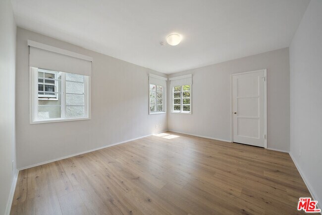 Building Photo - 10374 Ashton Ave