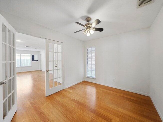 Building Photo - 1223 Bramblebury Dr