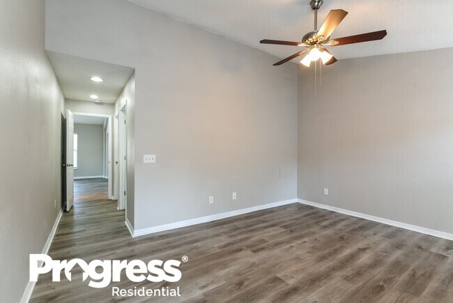Building Photo - 16530 Golden Eagle Blvd
