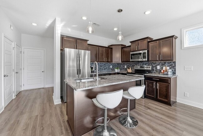 Building Photo - 3 Bedroom 2 1/2 Bath Home For Rent Near Post!