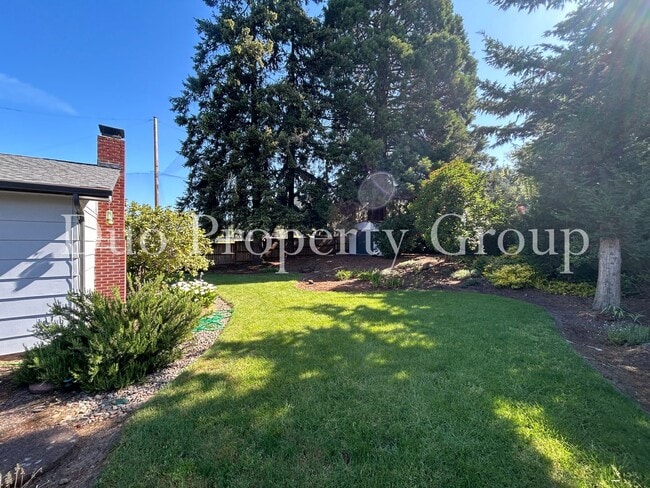 Building Photo - South Eugene Home by Kincaid Park