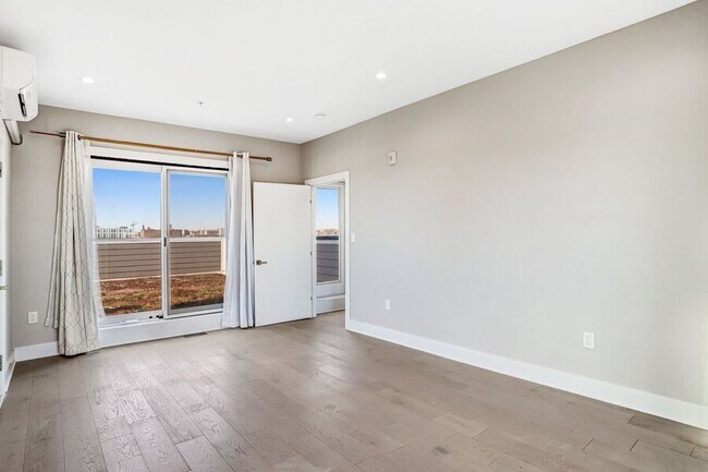 Building Photo - 2812 Georgia Ave NW