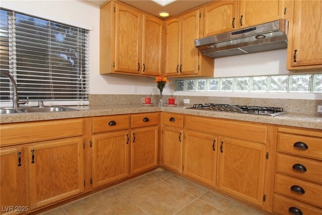 Building Photo - 2830 Via Stella St