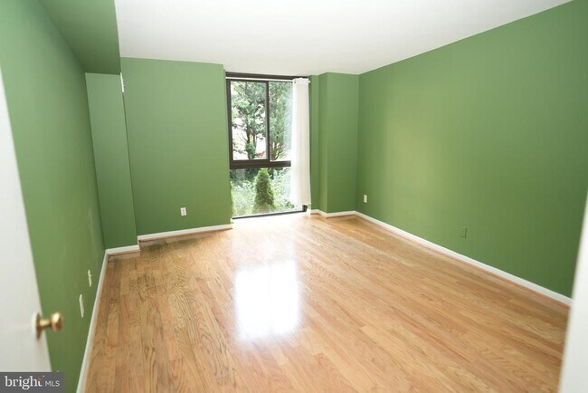 Building Photo - 4620 N Park Ave