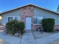 Building Photo - Charming 2-Bedroom Duplex in Sacramento – ...