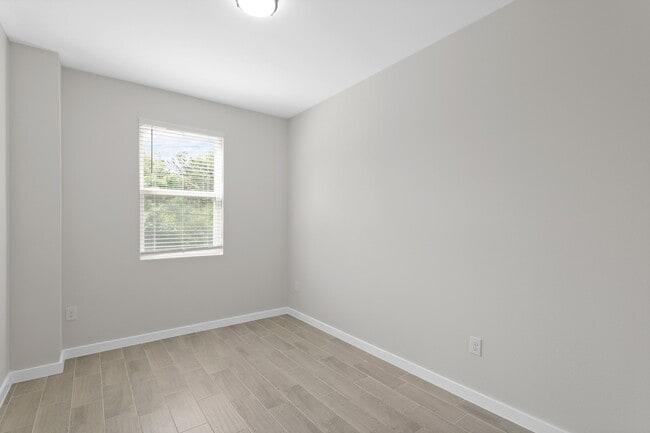 Building Photo - 5544 Shreveport Blvd