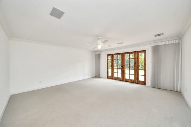 Building Photo - 354 Knipp Rd