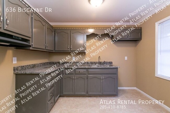 Building Photo - 636 Biscayne Dr