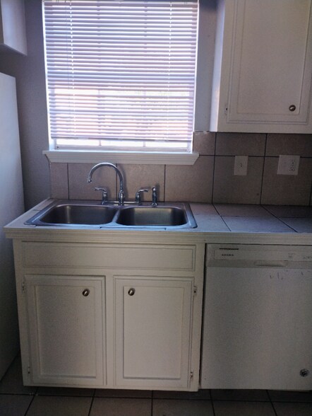 Building Photo - 12240 Jackson Rd