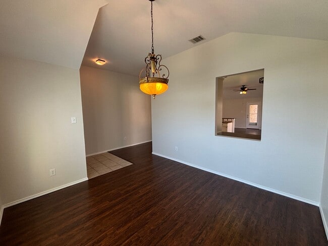 Building Photo - 4 BR/2BA | Updated Single Family Home | 2-Car Garage Parking | Fenced backyard