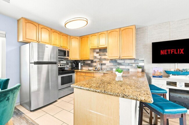 Building Photo - 829 San Fernando Pl