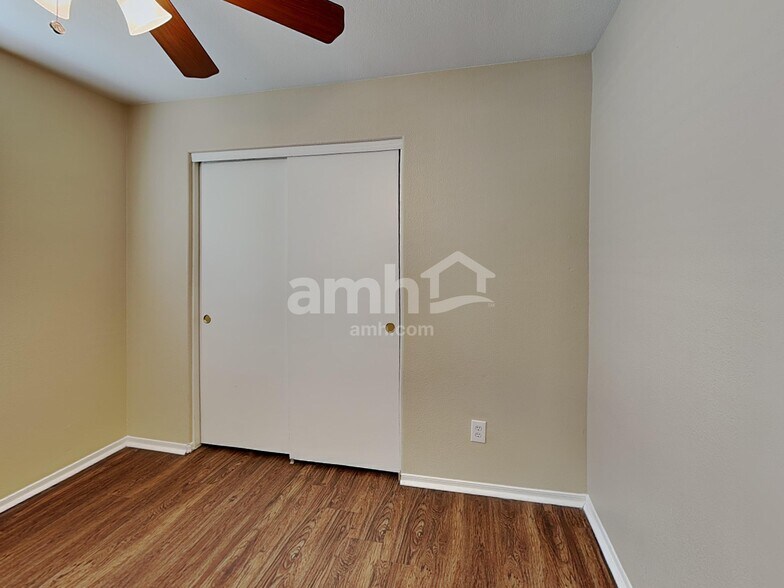 Building Photo - 7926 N 54th Dr