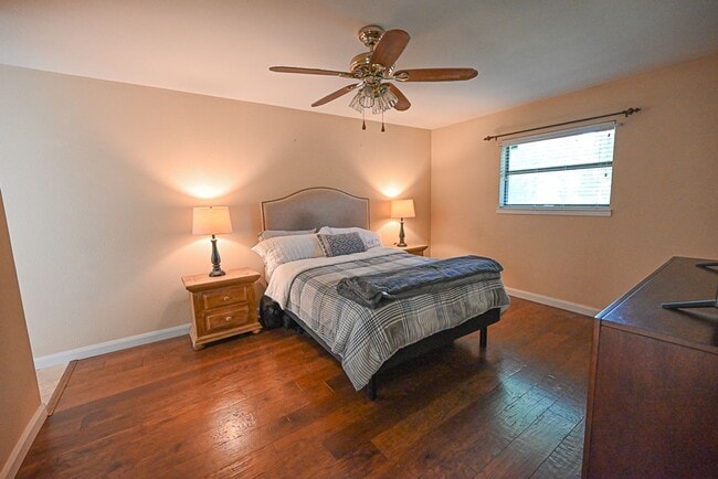 Building Photo - Beautiful 3 bedroom 2 bath Runaway Bay,  TX