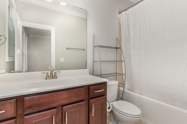 Building Photo - Gorgeous 5 Bedroom Home with First Floor I...
