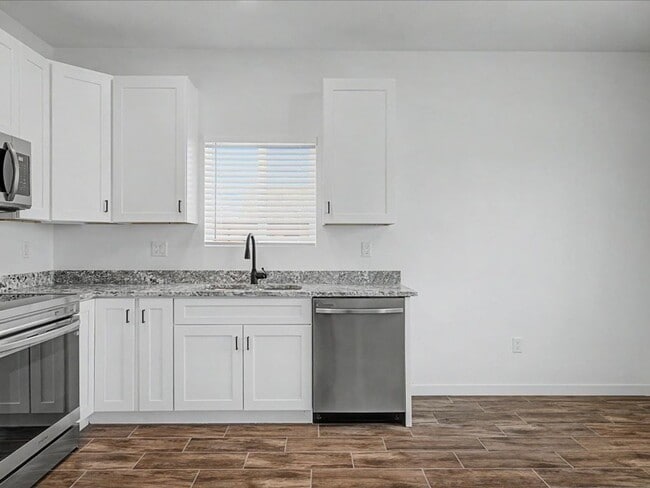 Building Photo - 5655 E 29th St