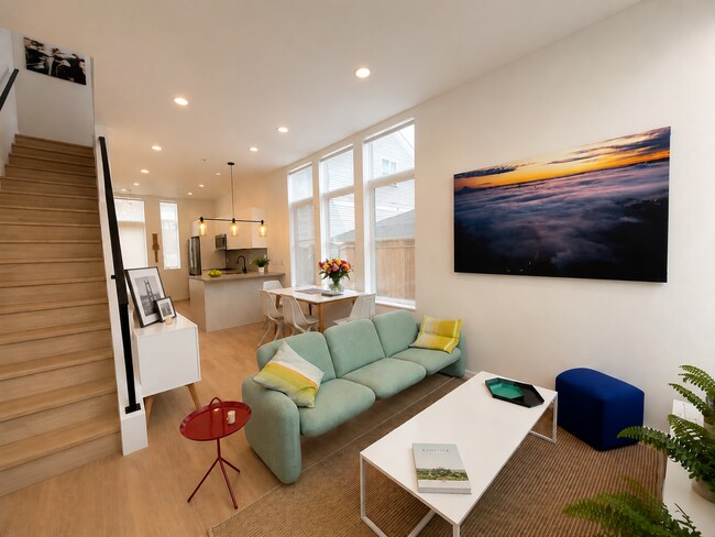 Building Photo - Magnolia Townhome