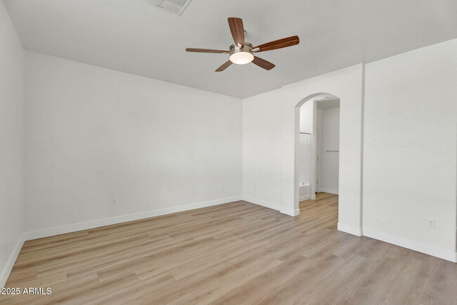 Building Photo - 13644 W San Juan Ave