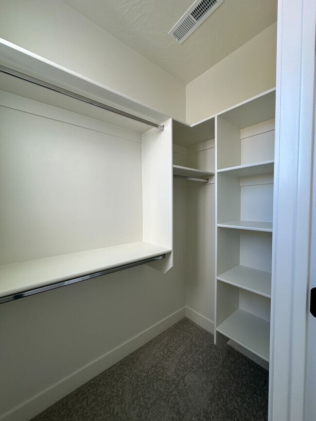 Building Photo - Brand New TownhomeBrand New 3 Bed / 2.5 Bath Townhome – Internet Included