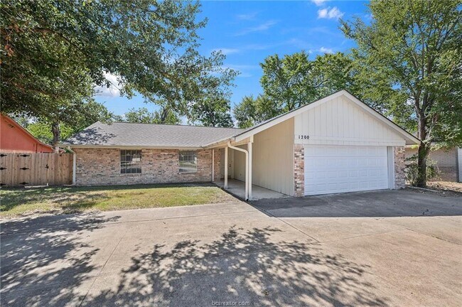 Primary Photo - 1200 Holleman Dr