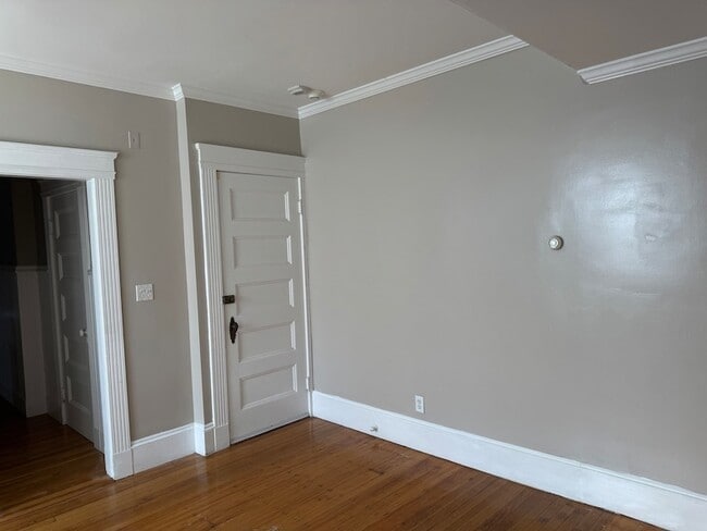 Building Photo - 40 Cushing Ave