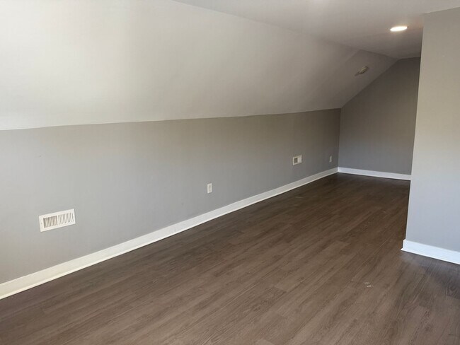 Building Photo - Spacious & Updated 4-Bedroom Home with Lar...