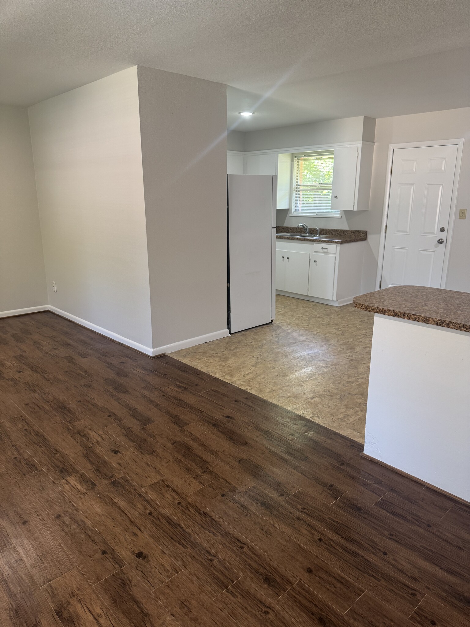 Building Photo - 219 Mitchell St