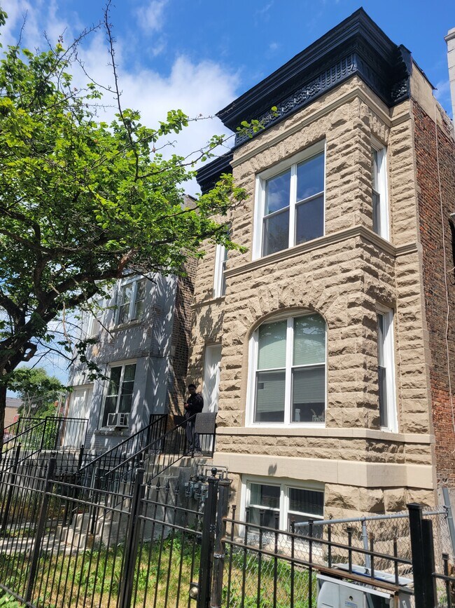 Primary Photo - 1311 S Troy St
