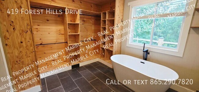 Building Photo - 419 Forest Hills Dr