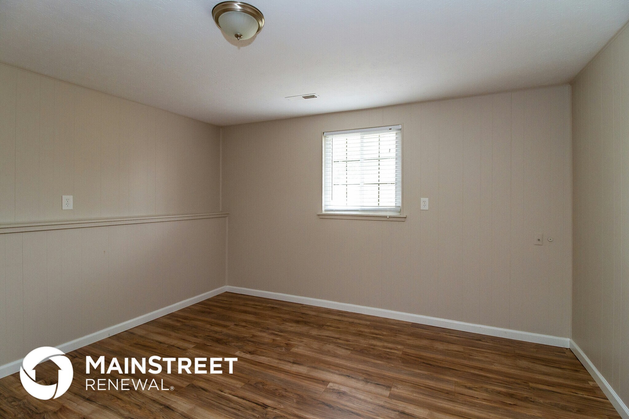 Building Photo - 4504 Lunenburg Dr