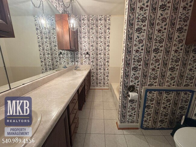 Building Photo - 5056 Catawba Valley Dr