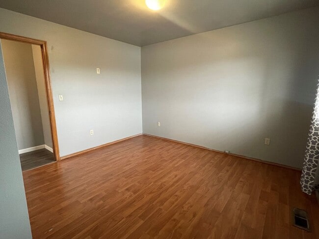 Building Photo - 1138 N Baker Ave