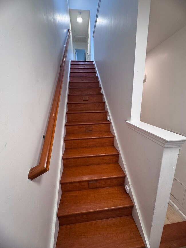 Building Photo - 2 Bedroom 2 Bathroom Home in West Sac