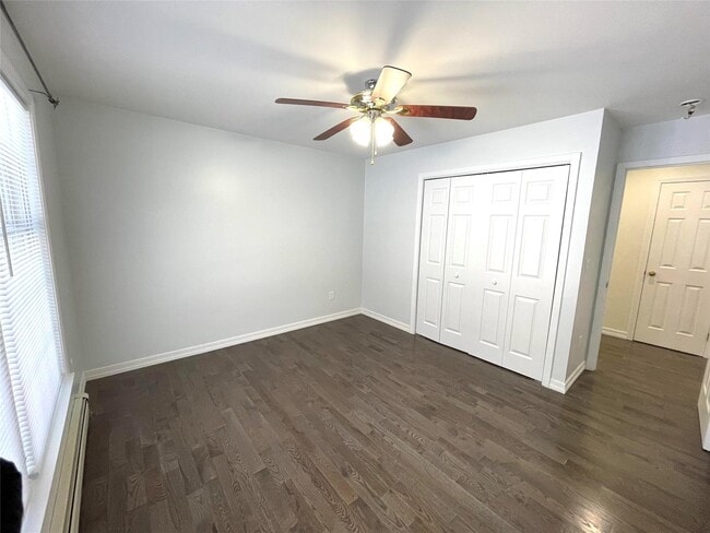 Building Photo - 26 Sallys Ln