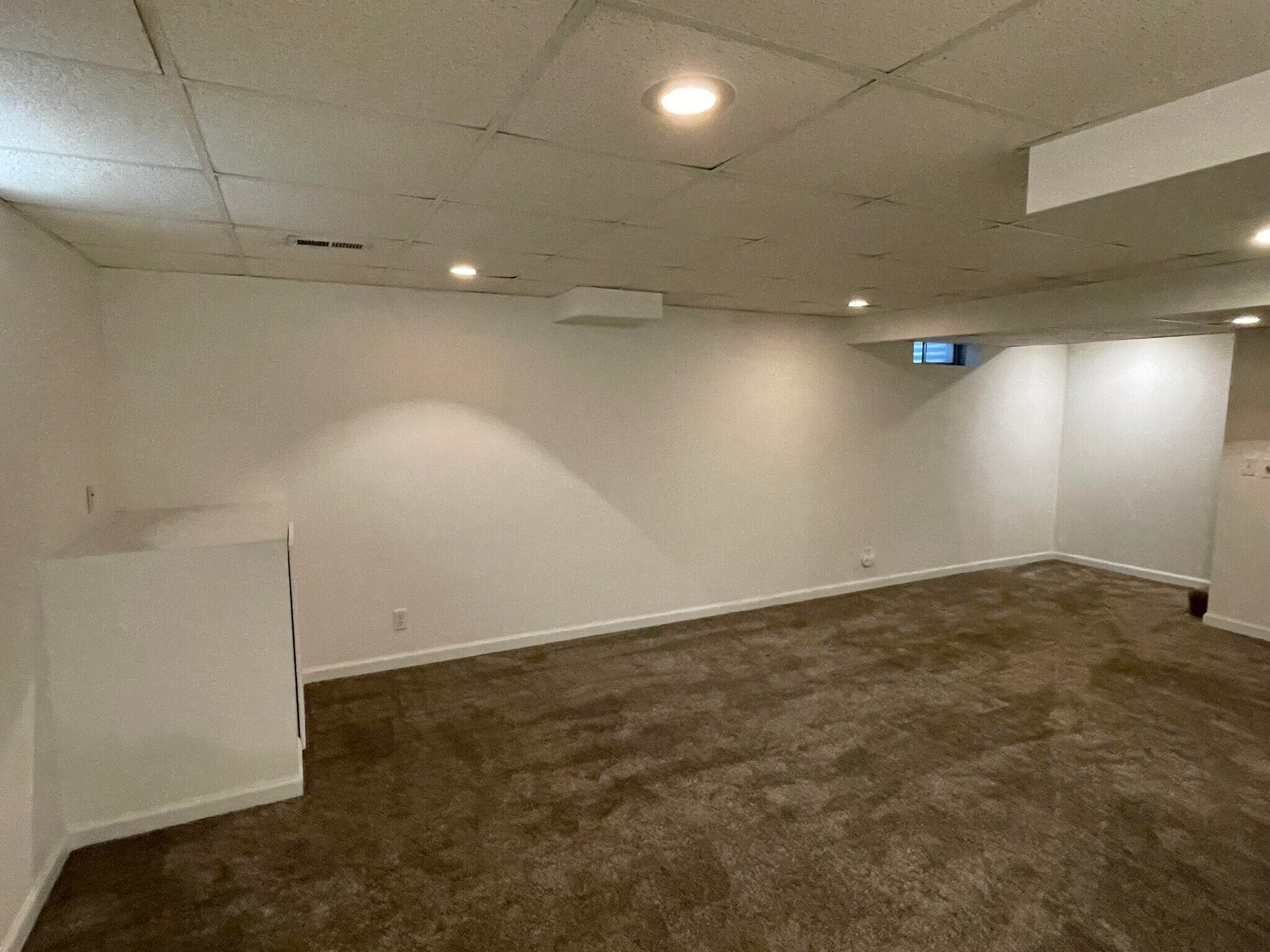 Building Photo - 1750 W Chrysler Dr