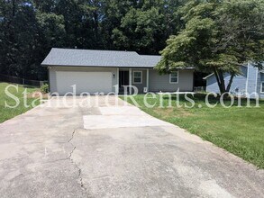Building Photo - 8121 Winewood Way
