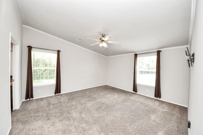 Building Photo - 4000 Mustang Rd