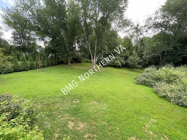 Building Photo - 1846 Clovermeadow Dr