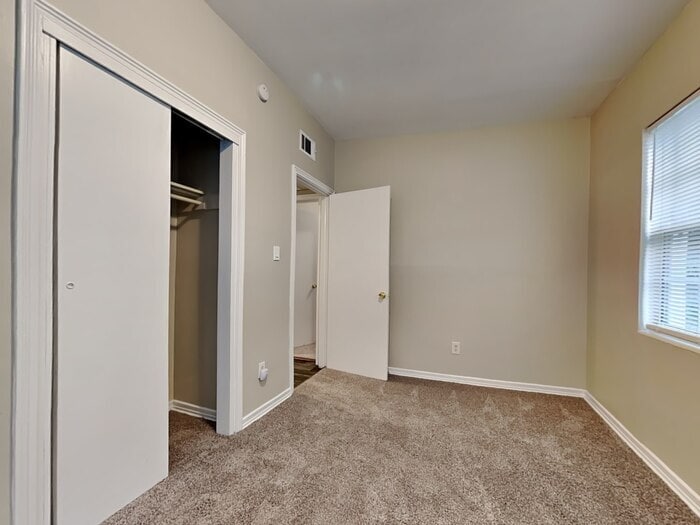 Building Photo - 10567 Dove Ln