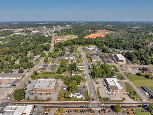Building Photo - 1009 Northside Dr