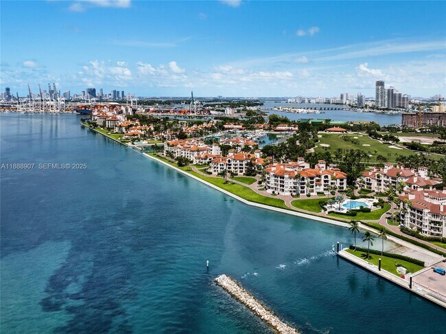 Building Photo - 2331 Fisher Island Dr