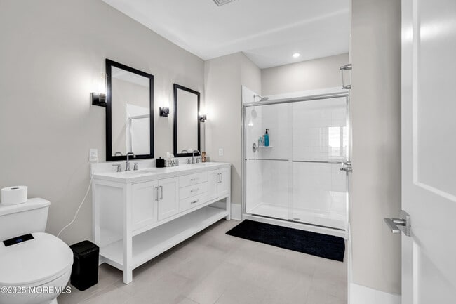 Building Photo - 218 3rd Ave