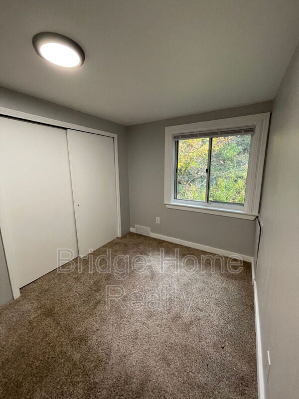 Building Photo - 2404 S 18th St