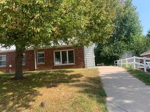 Building Photo - 2034 Broadlawn Rd