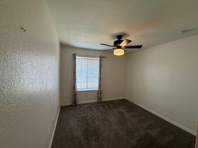 Building Photo - Temescal &amp; Moonstar Duplex