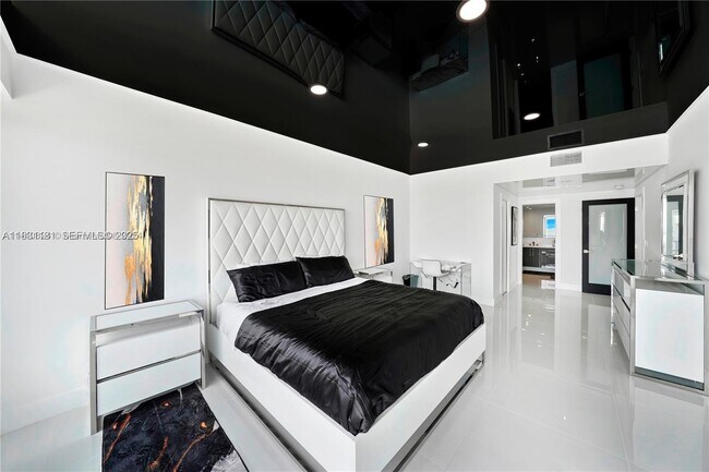 Building Photo - 4020 Galt Ocean Dr