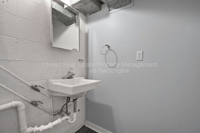 Building Photo - 472 Buena Vista Ave