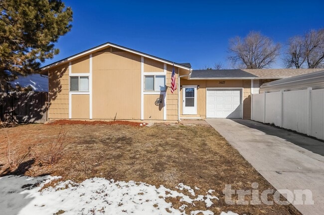 Building Photo - 3127 Moonbeam Cir S